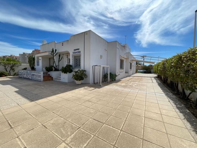 4 soveværelse Villa til salg i La Manga del Mar Menor med swimmingpool garage - € 489.000 (Ref: 10011782)