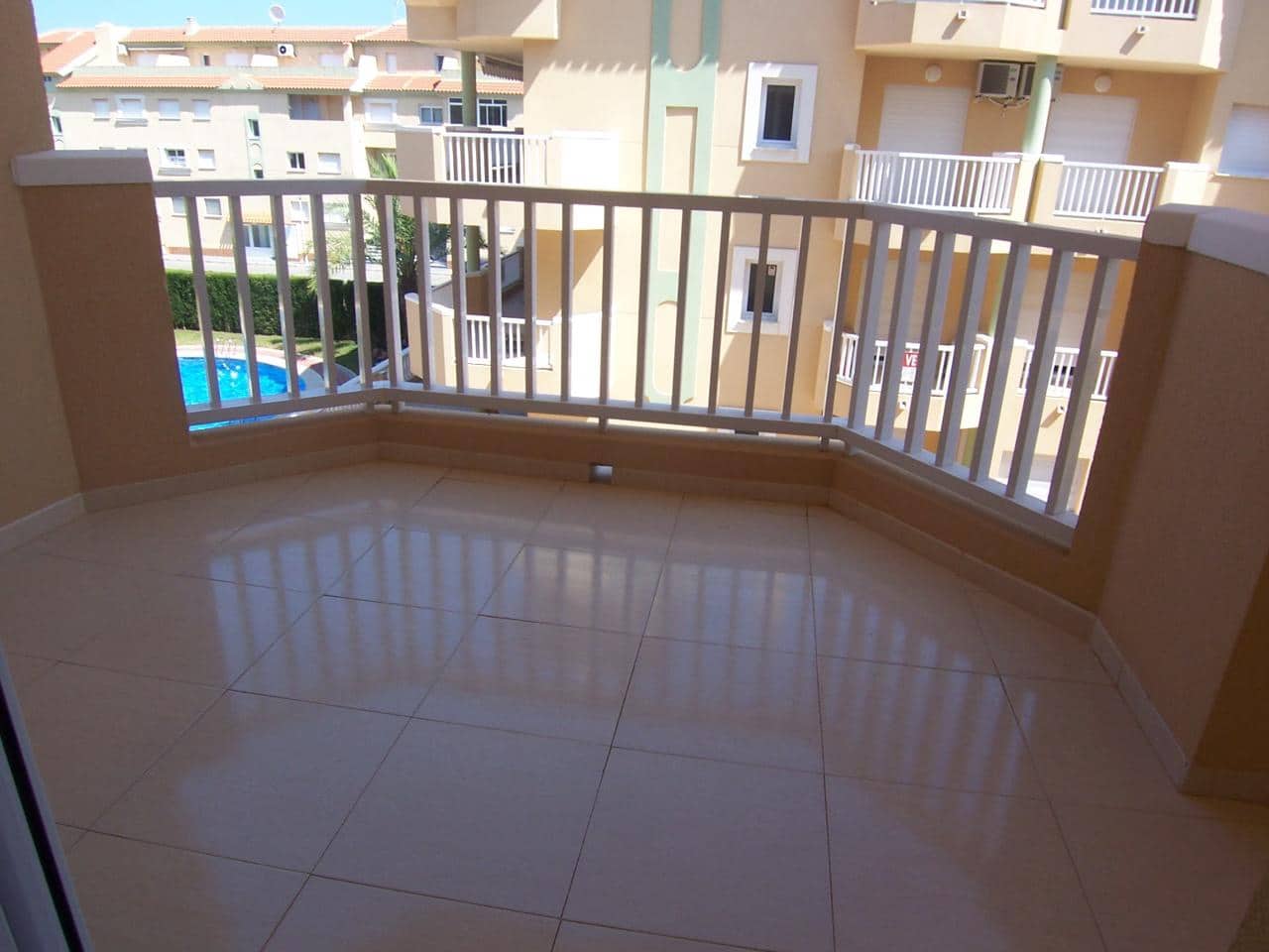 2 soverom Leilighet til salgs i La Manga del Mar Menor med svømmebasseng garasje - € 189 000 (Ref: 10011784)