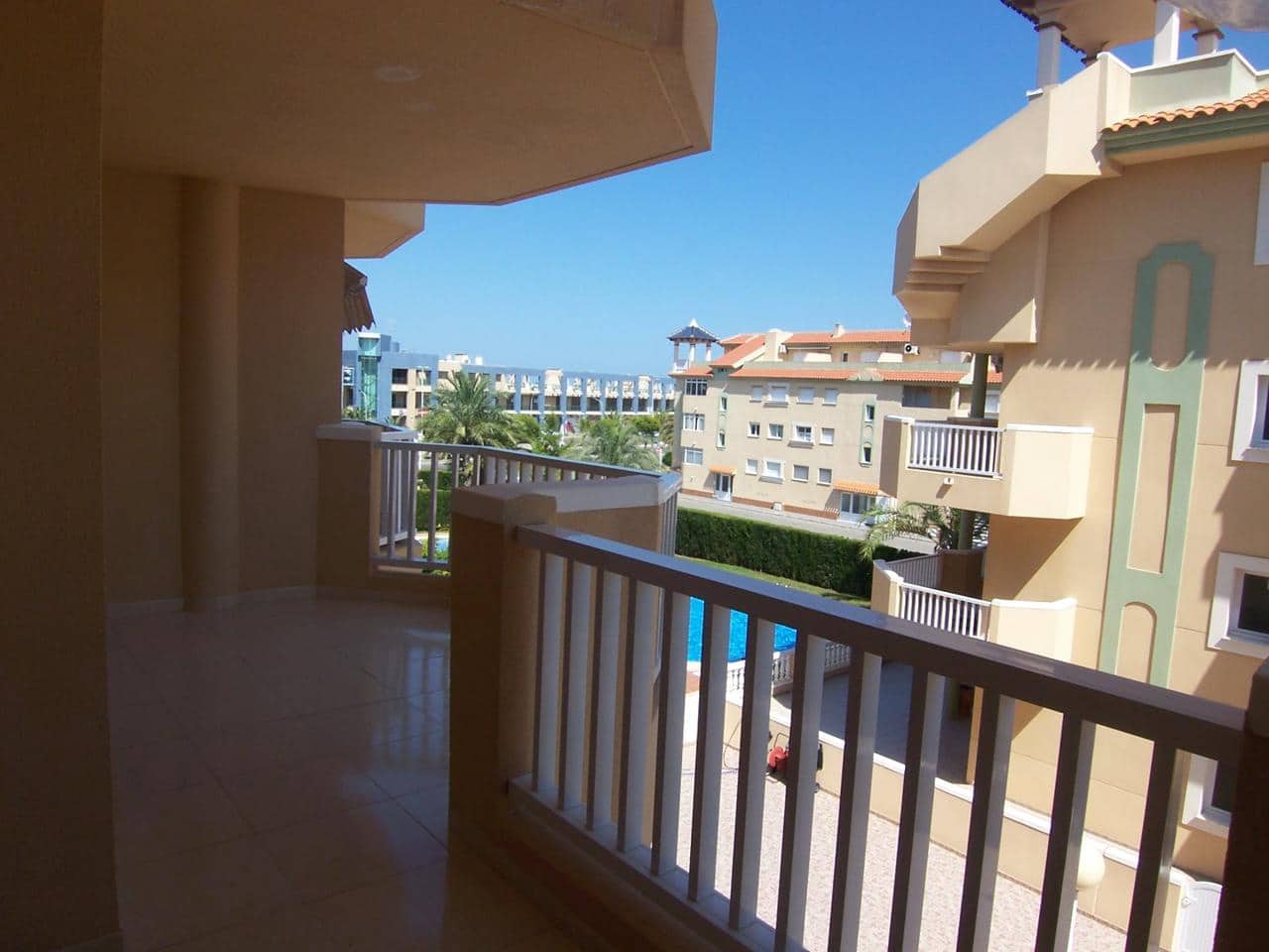 2 soverom Leilighet til salgs i La Manga del Mar Menor med svømmebasseng garasje - € 189 000 (Ref: 10011784)