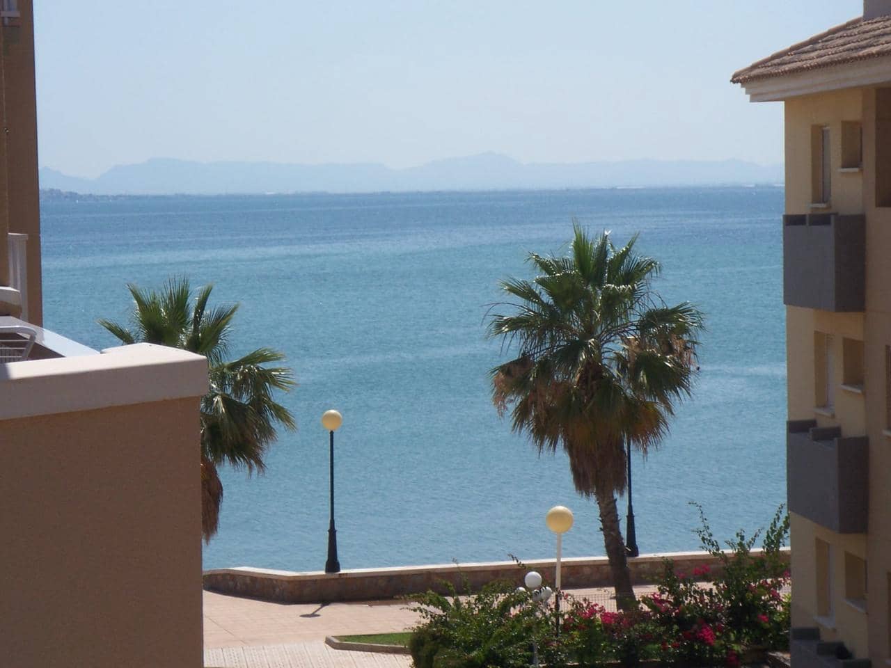 2 soverom Leilighet til salgs i La Manga del Mar Menor med svømmebasseng garasje - € 189 000 (Ref: 10011784)