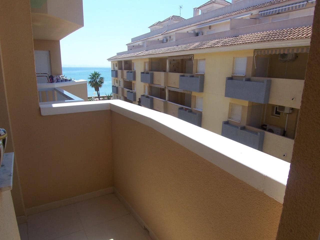 2 soverom Leilighet til salgs i La Manga del Mar Menor med svømmebasseng garasje - € 189 000 (Ref: 10011784)