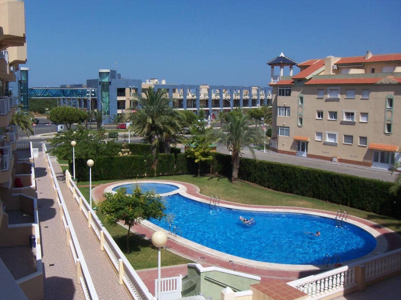 2 soverom Leilighet til salgs i La Manga del Mar Menor med svømmebasseng garasje - € 189 000 (Ref: 10011784)