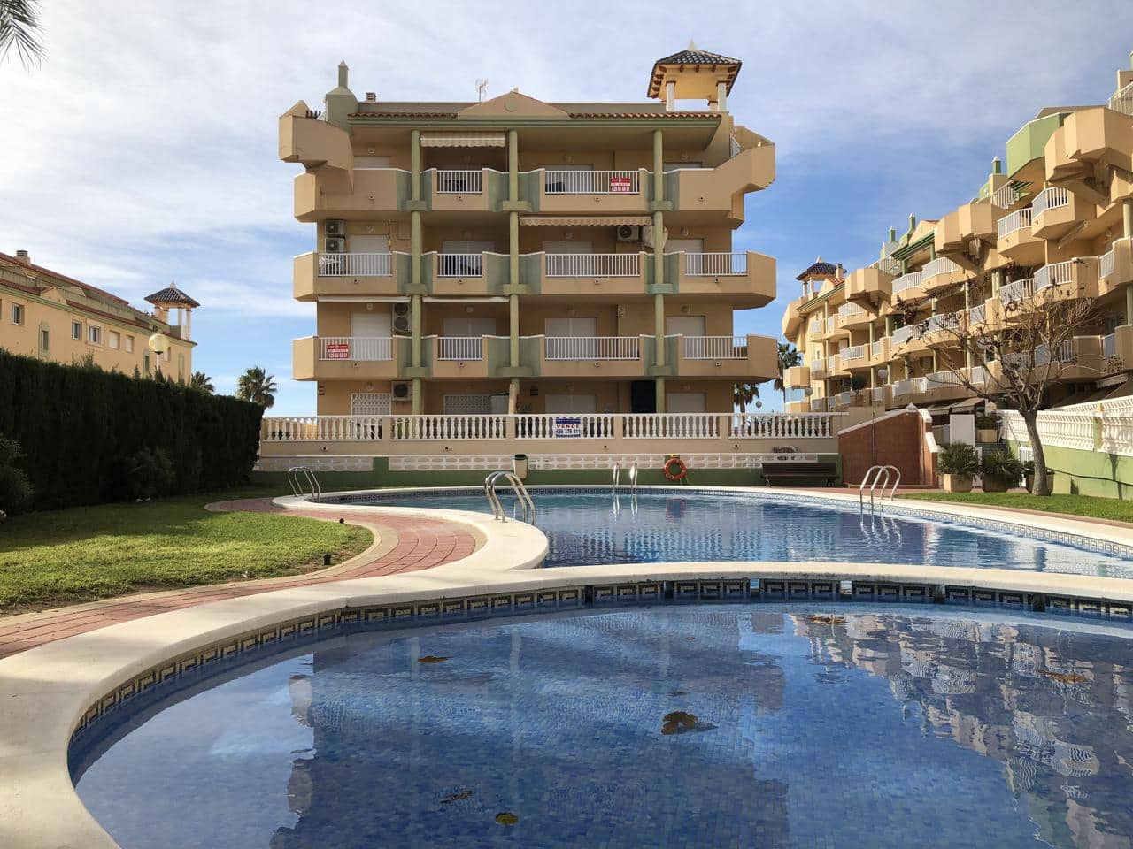 2 soverom Leilighet til salgs i La Manga del Mar Menor med svømmebasseng garasje - € 189 000 (Ref: 10011784)
