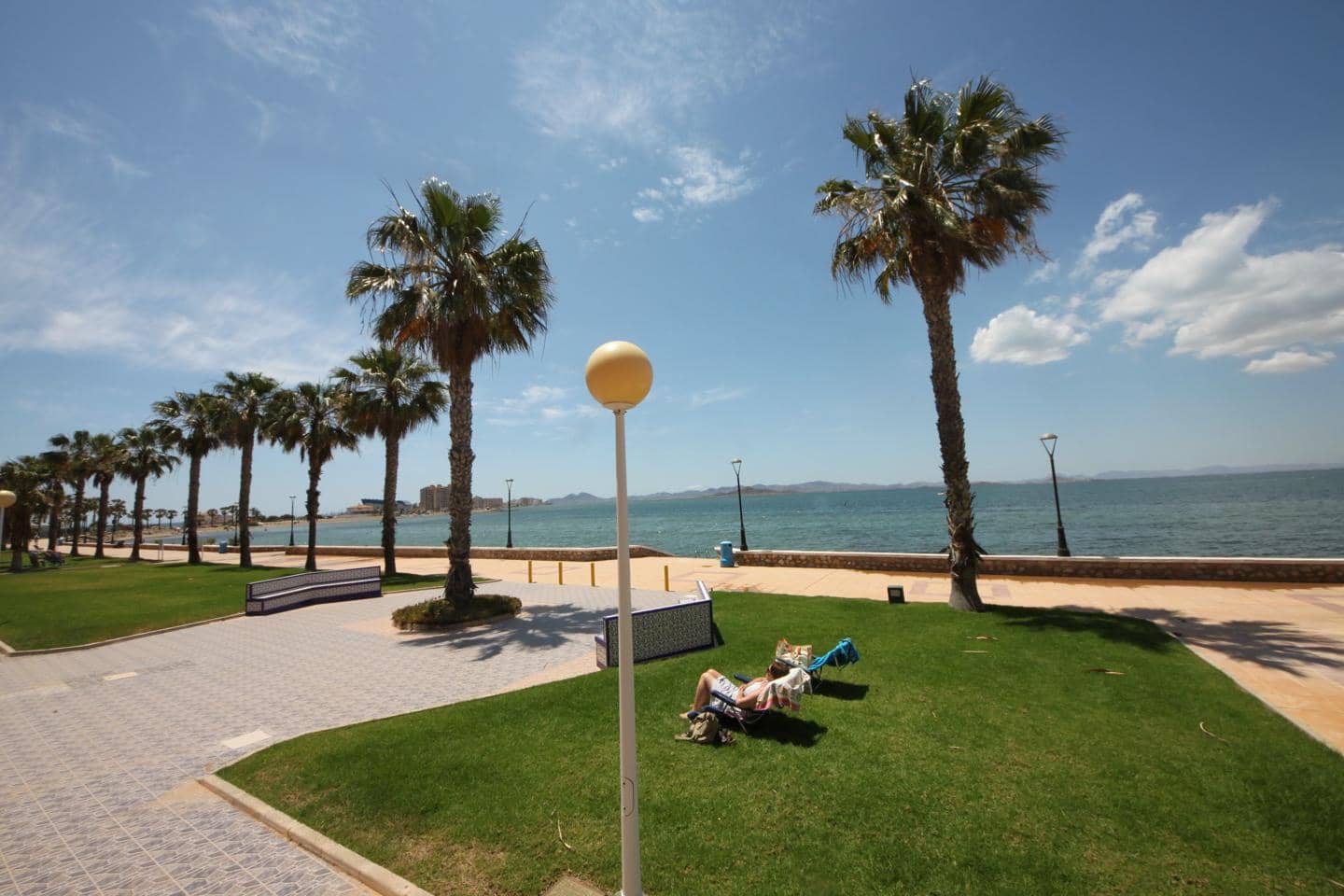 2 soverom Leilighet til salgs i La Manga del Mar Menor med svømmebasseng garasje - € 189 000 (Ref: 10011784)