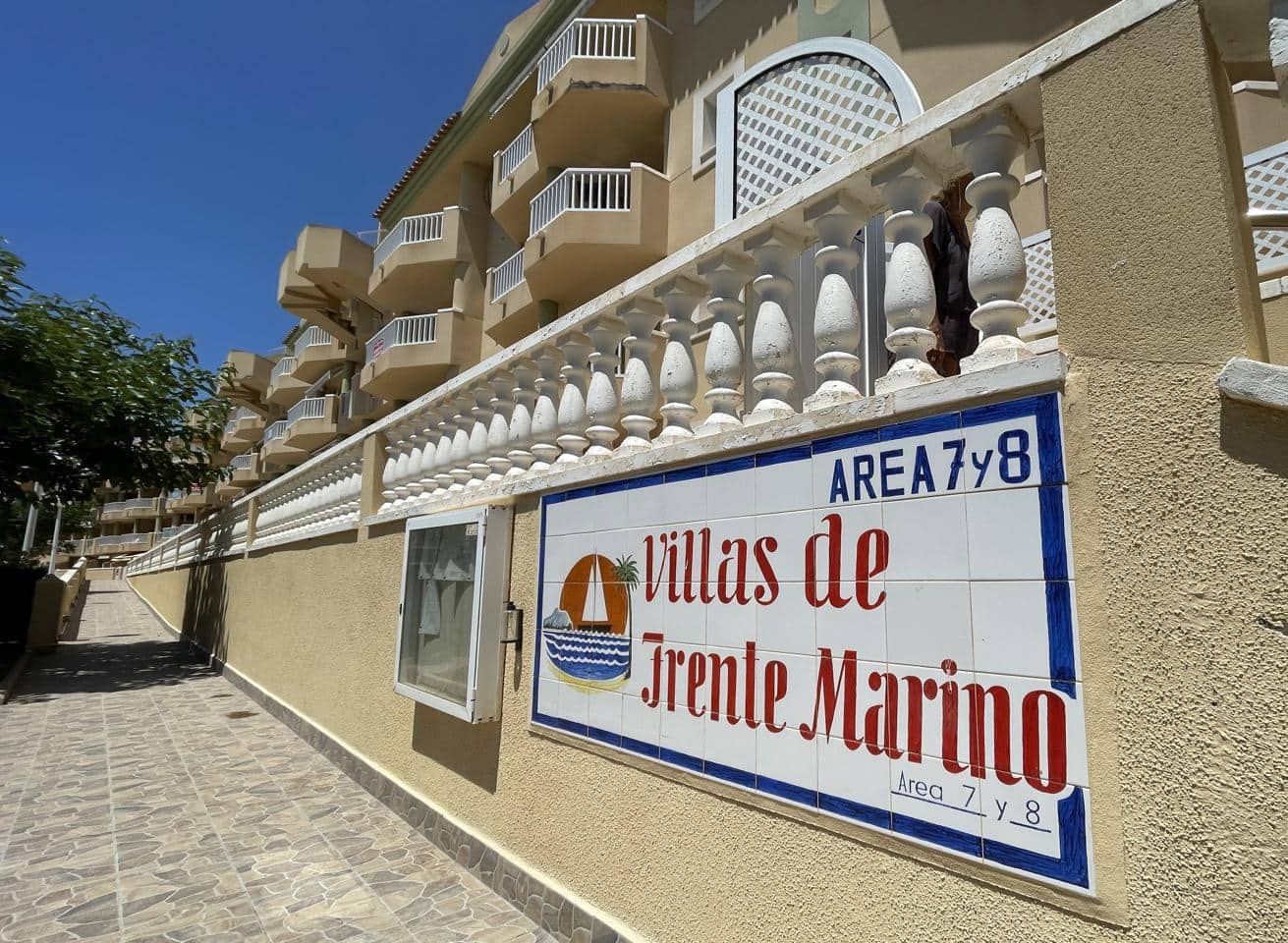 2 soverom Leilighet til salgs i La Manga del Mar Menor med svømmebasseng garasje - € 189 000 (Ref: 10011784)