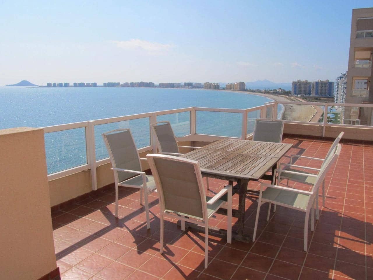 3 slaapkamer Flat te koop in La Manga del Mar Menor met zwembad garage - € 380.000 (Ref: 10011785)