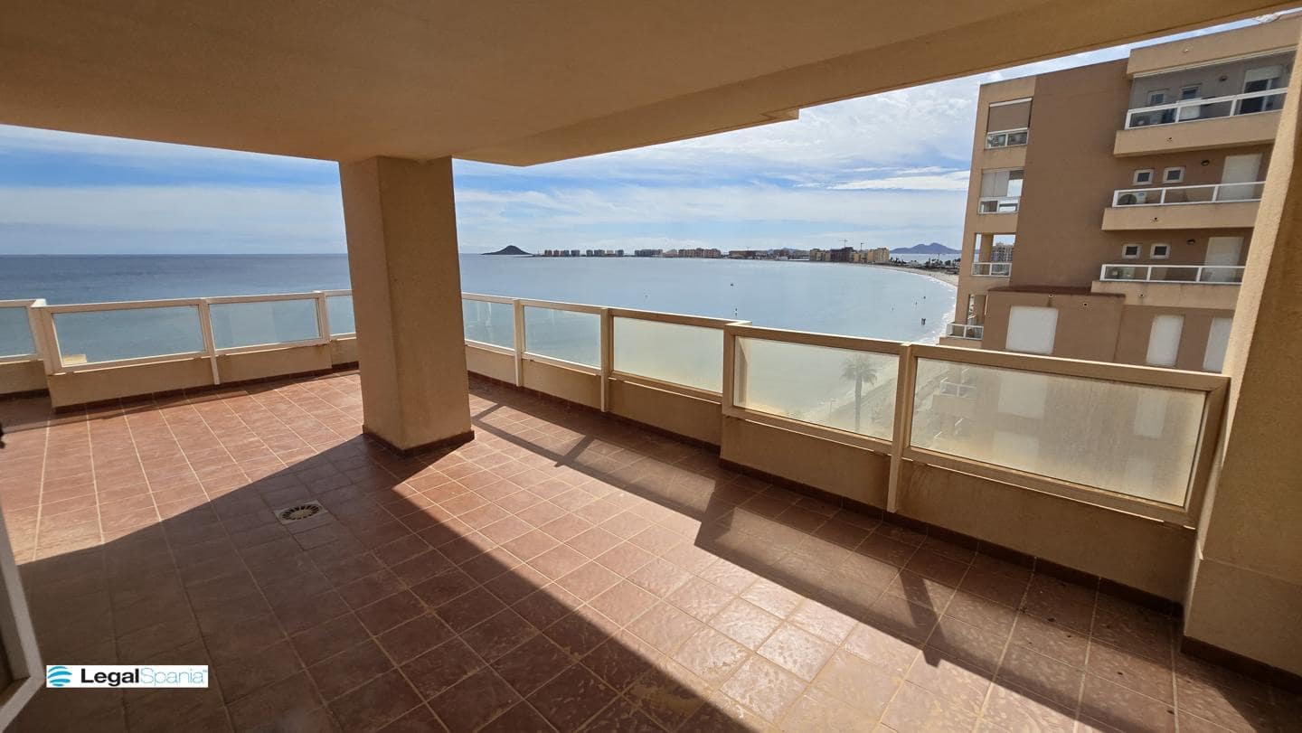 3 slaapkamer Flat te koop in La Manga del Mar Menor met zwembad garage - € 380.000 (Ref: 10011785)