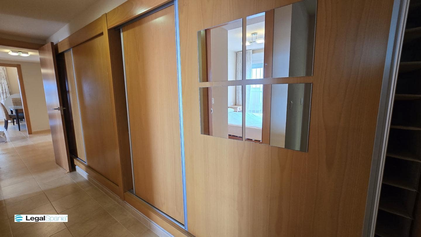 3 slaapkamer Flat te koop in La Manga del Mar Menor met zwembad garage - € 380.000 (Ref: 10011785)