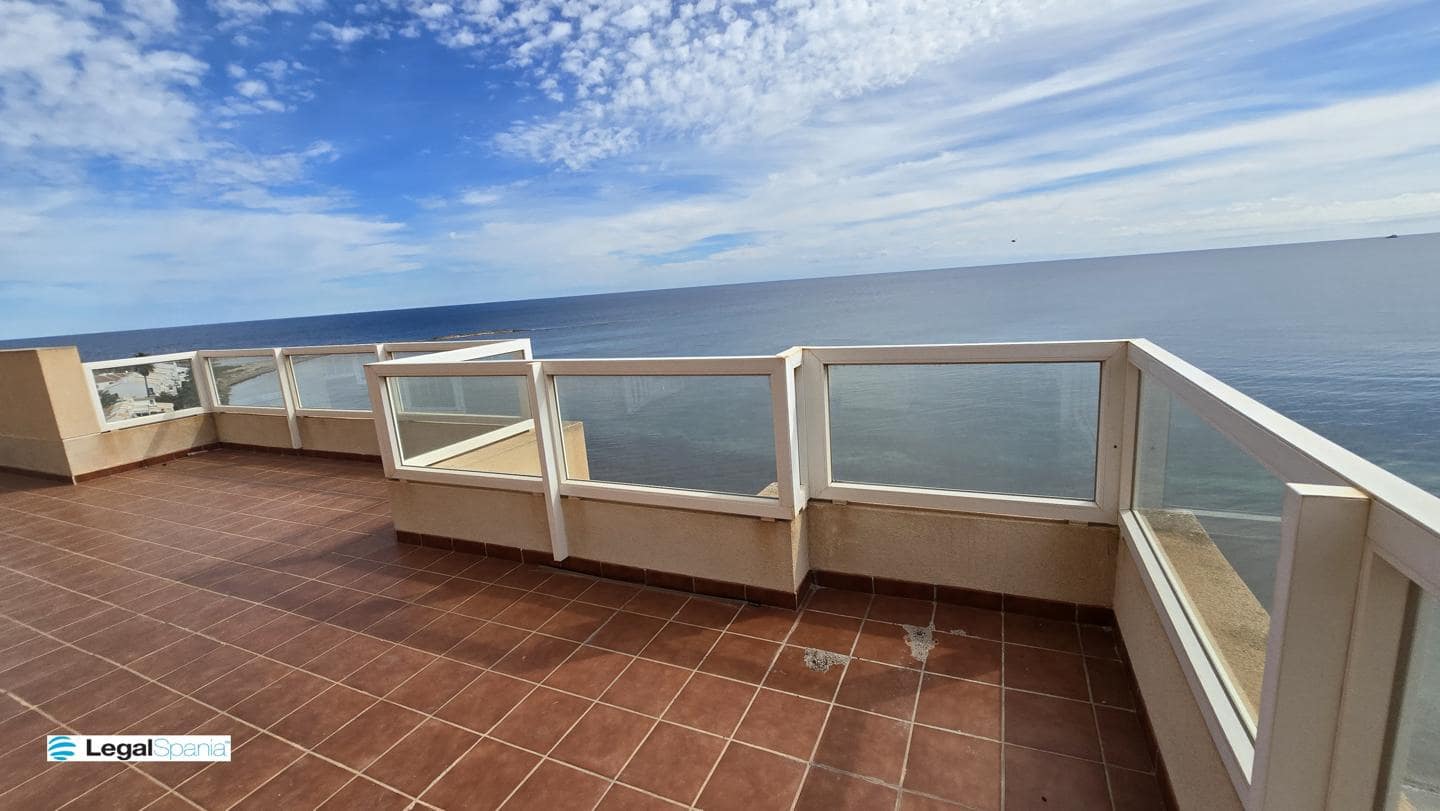 3 slaapkamer Flat te koop in La Manga del Mar Menor met zwembad garage - € 380.000 (Ref: 10011785)