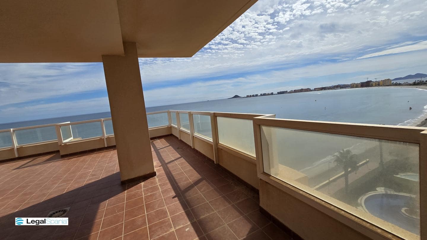 3 slaapkamer Flat te koop in La Manga del Mar Menor met zwembad garage - € 380.000 (Ref: 10011785)