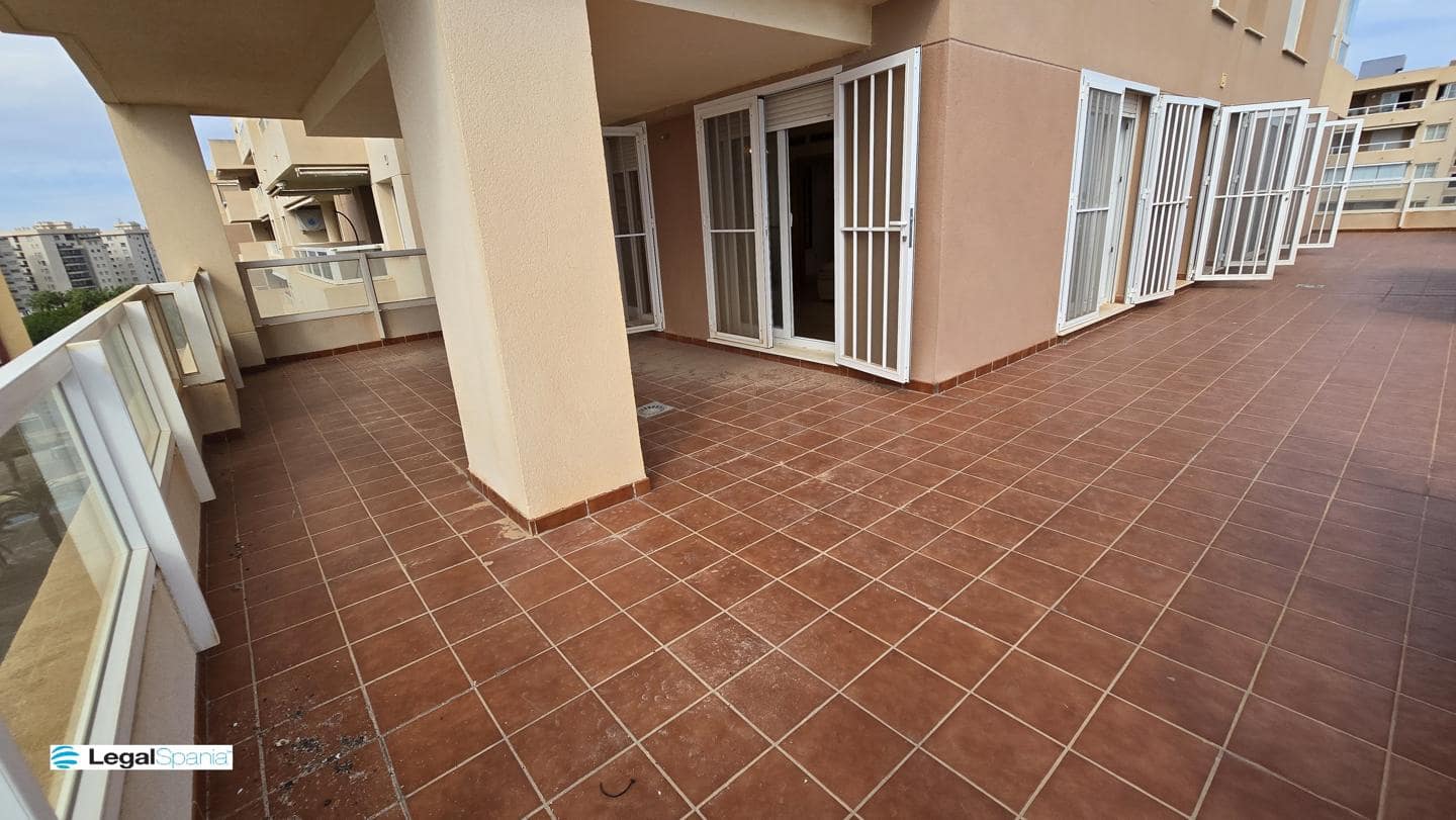 3 slaapkamer Flat te koop in La Manga del Mar Menor met zwembad garage - € 380.000 (Ref: 10011785)