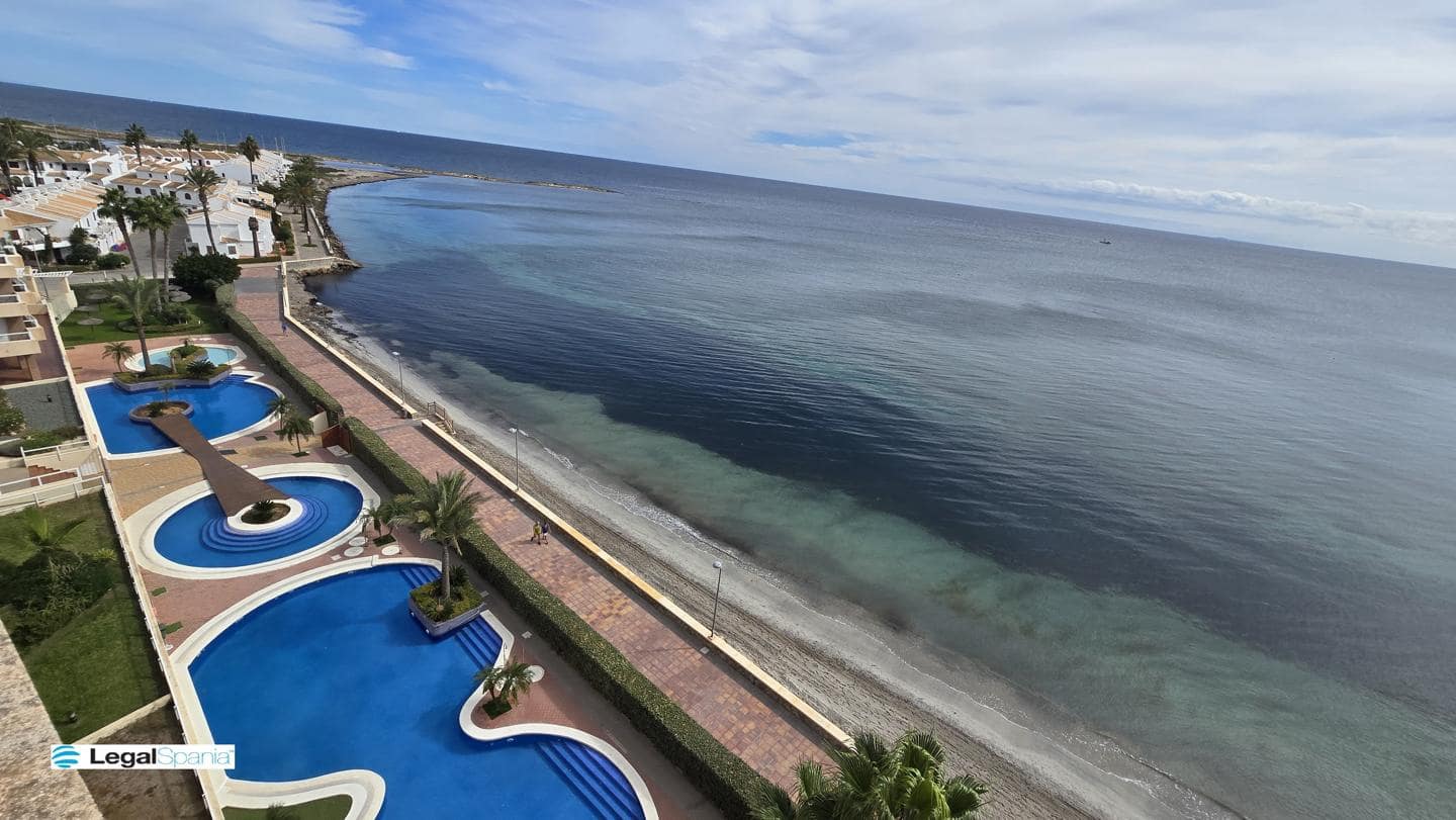 3 slaapkamer Flat te koop in La Manga del Mar Menor met zwembad garage - € 380.000 (Ref: 10011785)