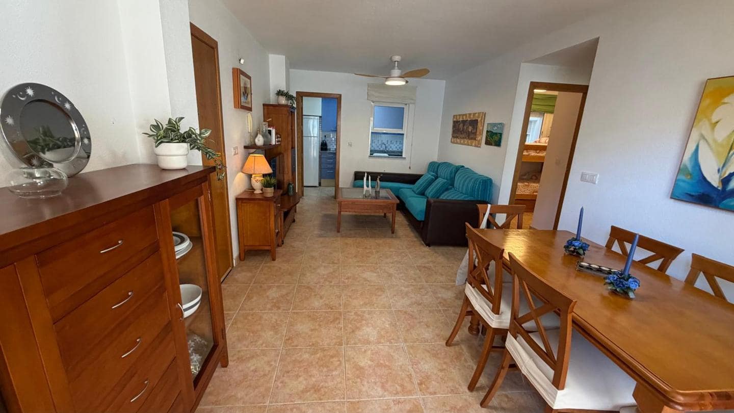 2 soveværelse Lejlighed til salg i La Manga del Mar Menor med swimmingpool garage - € 175.000 (Ref: 10011786)