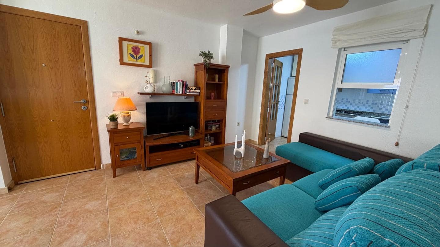 2 soveværelse Lejlighed til salg i La Manga del Mar Menor med swimmingpool garage - € 175.000 (Ref: 10011786)