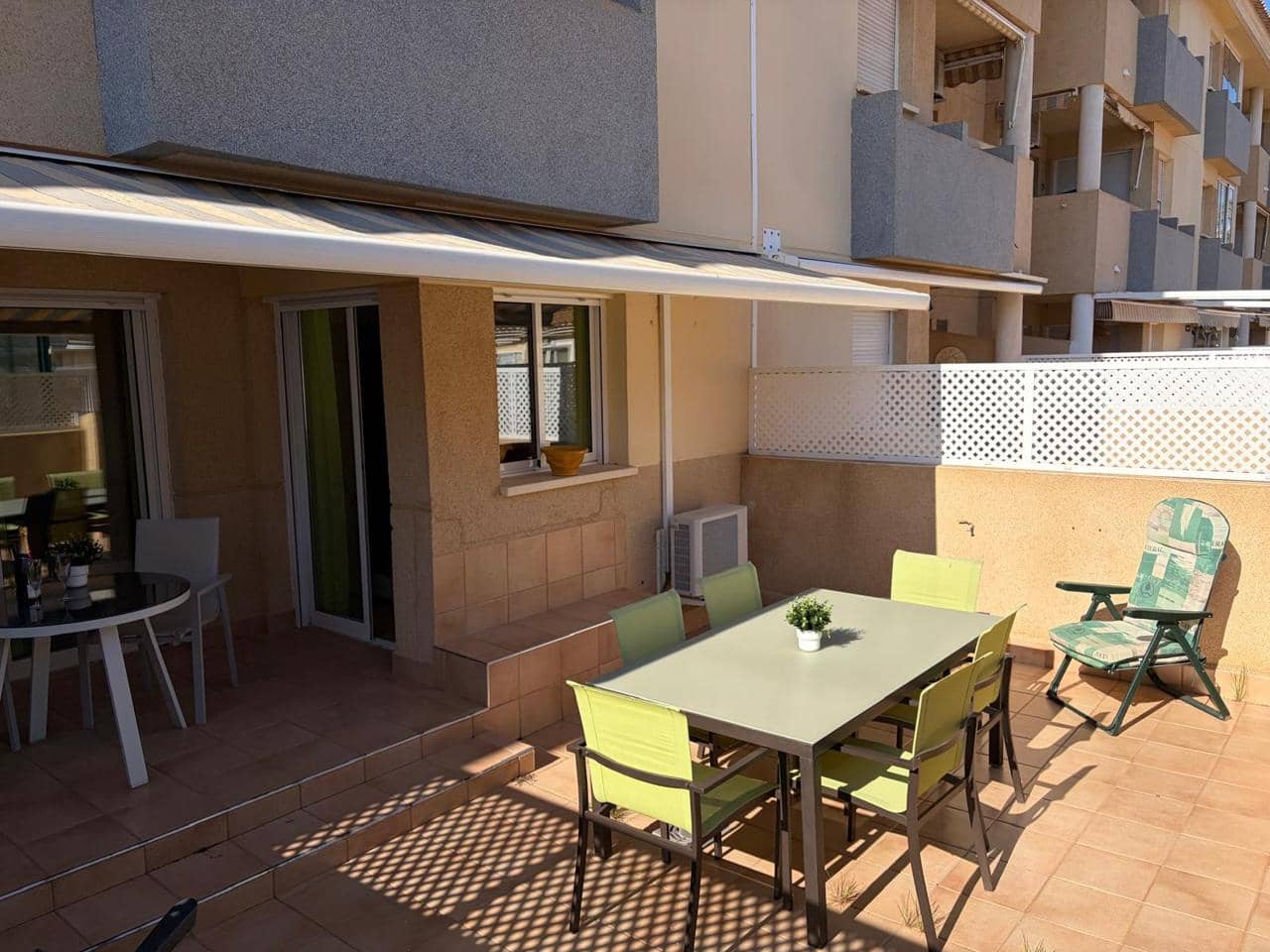 2 soveværelse Lejlighed til salg i La Manga del Mar Menor med swimmingpool garage - € 175.000 (Ref: 10011786)