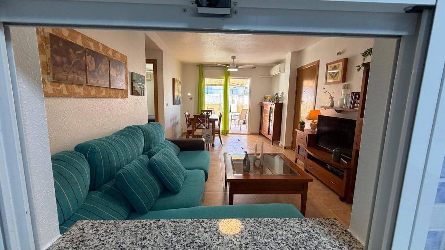 2 soveværelse Lejlighed til salg i La Manga del Mar Menor med swimmingpool garage - € 175.000 (Ref: 10011786)
