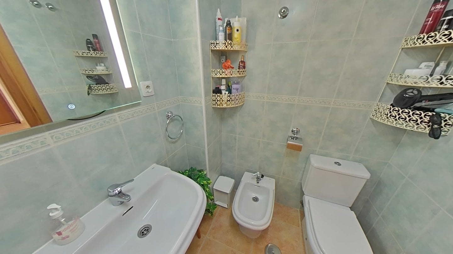 2 soveværelse Lejlighed til salg i La Manga del Mar Menor med swimmingpool garage - € 175.000 (Ref: 10011786)