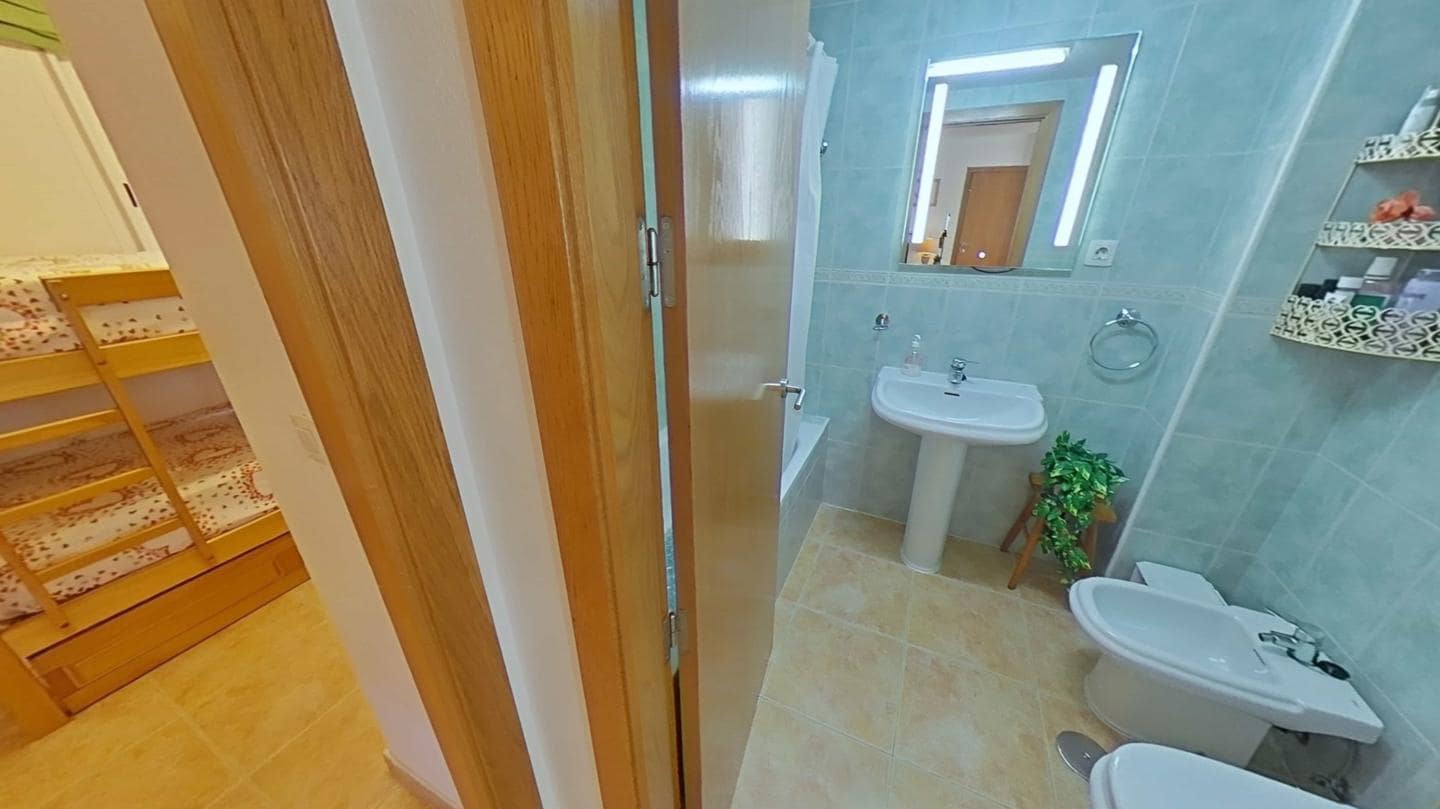 2 soveværelse Lejlighed til salg i La Manga del Mar Menor med swimmingpool garage - € 175.000 (Ref: 10011786)