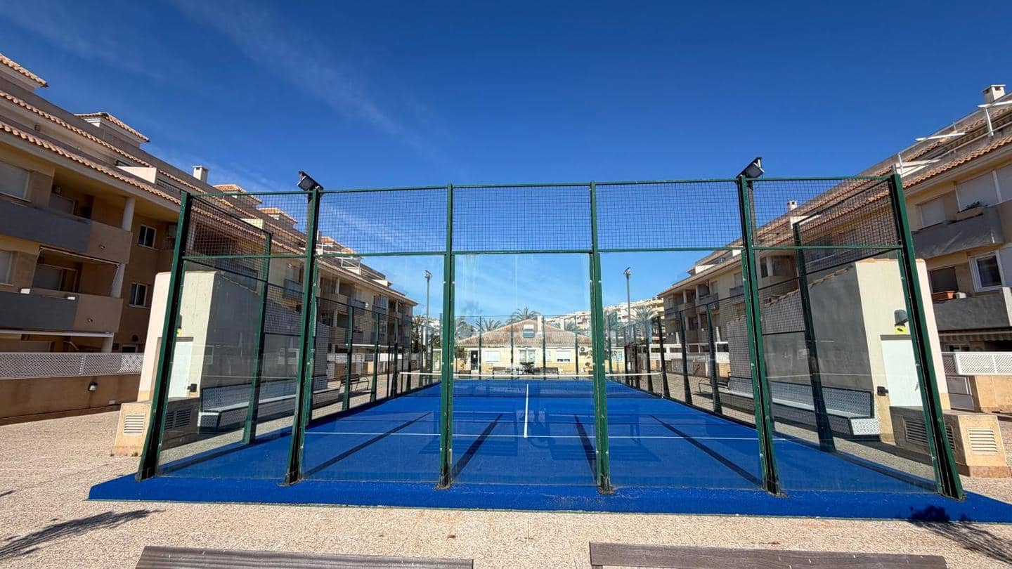 2 soveværelse Lejlighed til salg i La Manga del Mar Menor med swimmingpool garage - € 175.000 (Ref: 10011786)