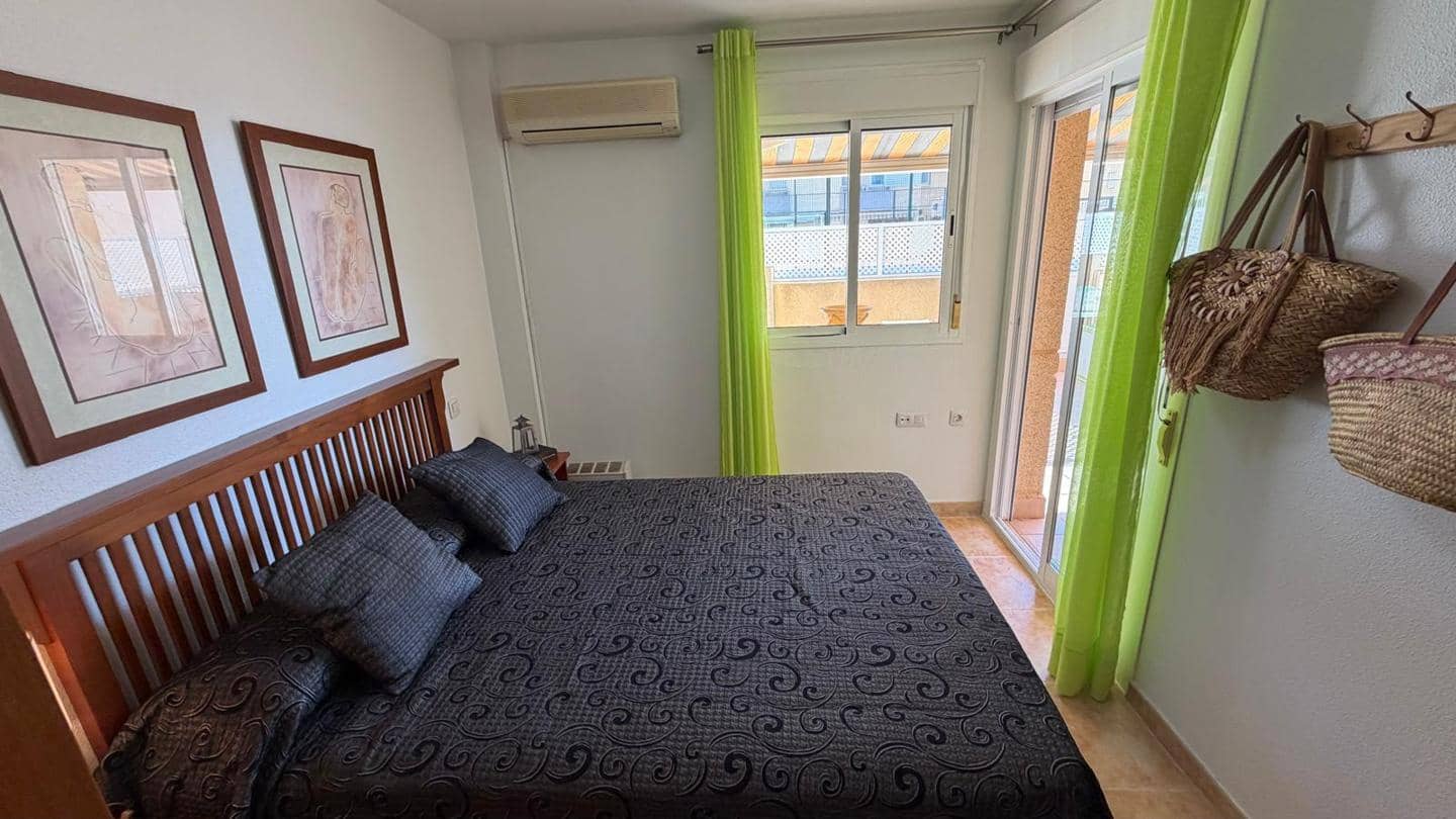 2 soveværelse Lejlighed til salg i La Manga del Mar Menor med swimmingpool garage - € 175.000 (Ref: 10011786)