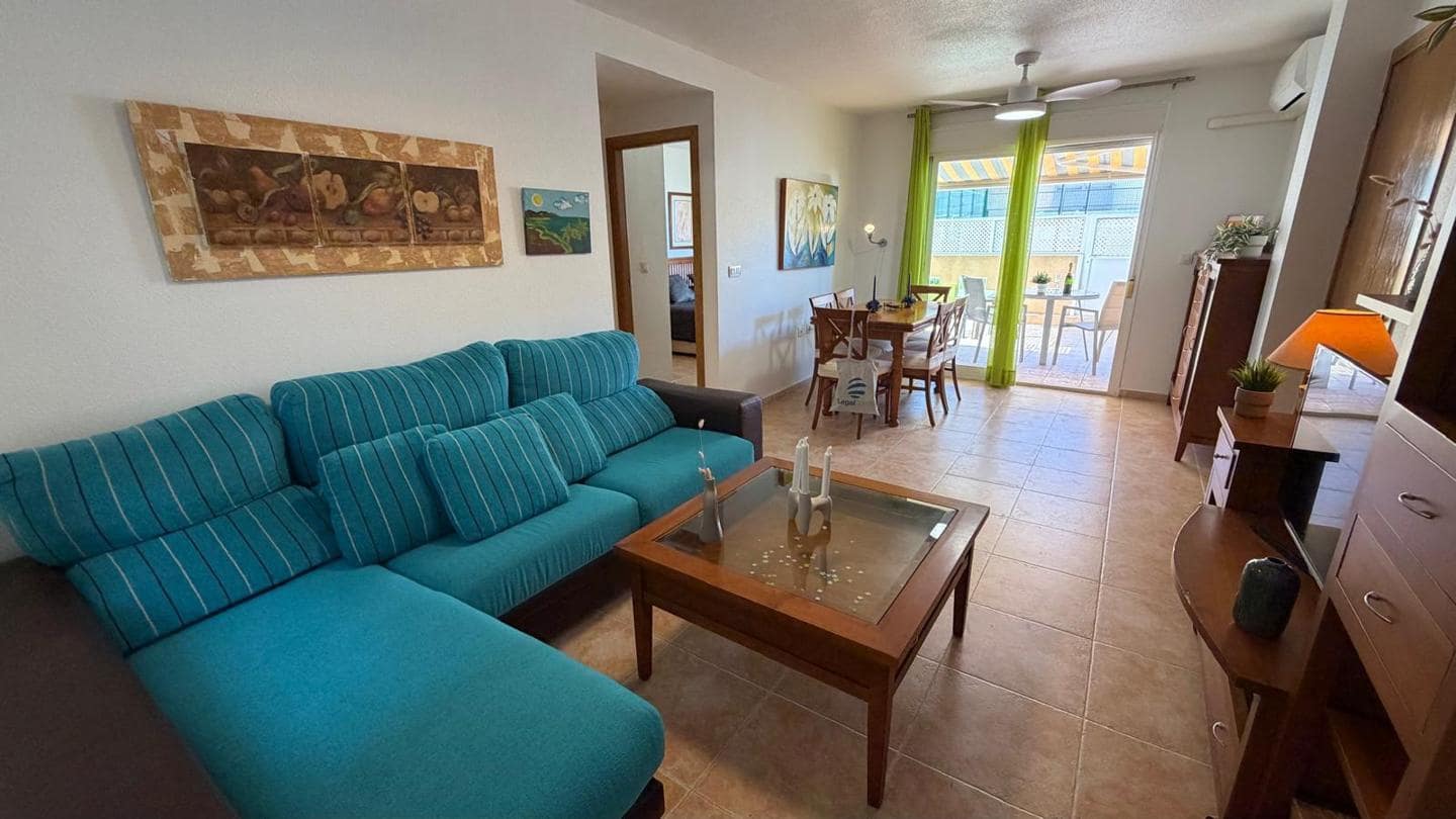 2 soveværelse Lejlighed til salg i La Manga del Mar Menor med swimmingpool garage - € 175.000 (Ref: 10011786)
