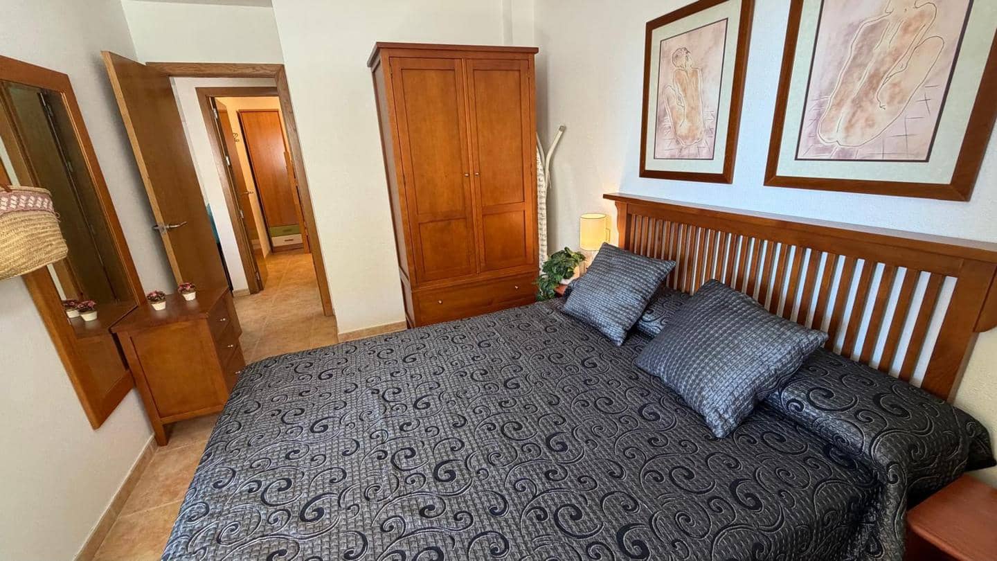 2 soveværelse Lejlighed til salg i La Manga del Mar Menor med swimmingpool garage - € 175.000 (Ref: 10011786)
