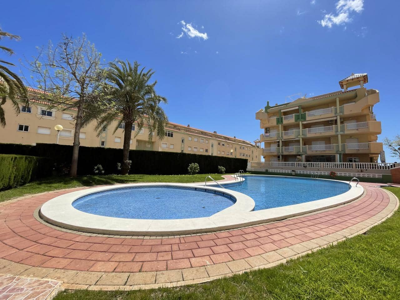 3 slaapkamer Flat te koop in La Manga del Mar Menor met zwembad garage - € 375.000 (Ref: 10011788)