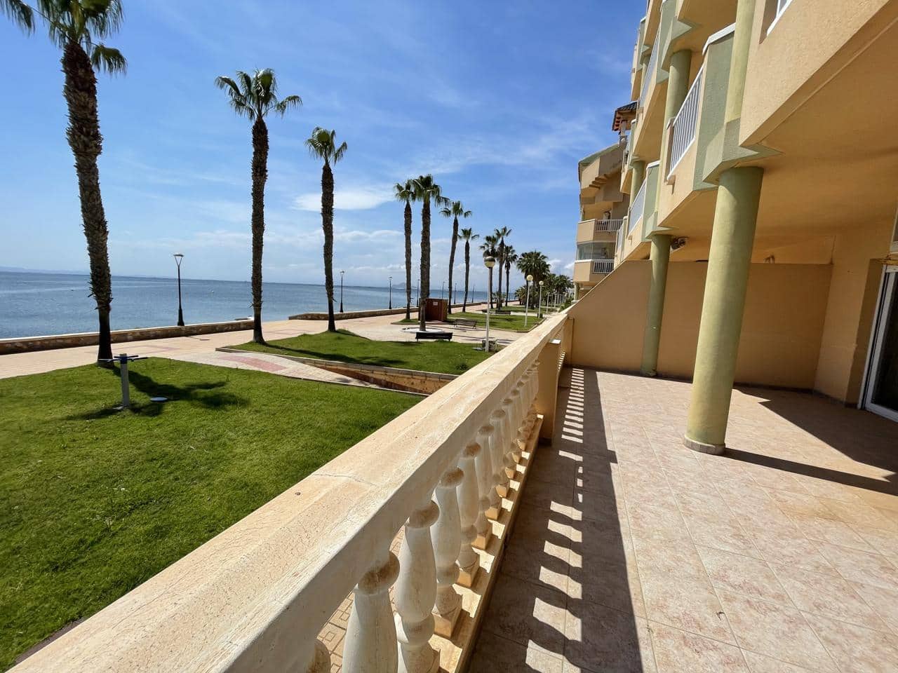 3 slaapkamer Flat te koop in La Manga del Mar Menor met zwembad garage - € 375.000 (Ref: 10011788)