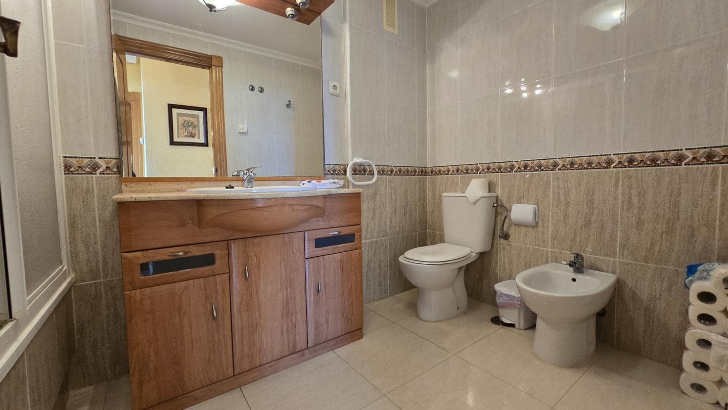 3 slaapkamer Flat te koop in La Manga del Mar Menor met zwembad garage - € 375.000 (Ref: 10011788)
