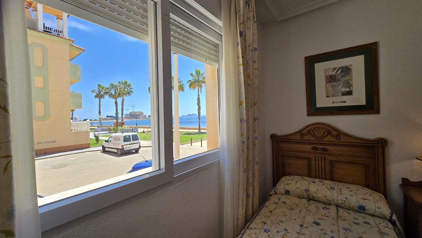 3 slaapkamer Flat te koop in La Manga del Mar Menor met zwembad garage - € 375.000 (Ref: 10011788)