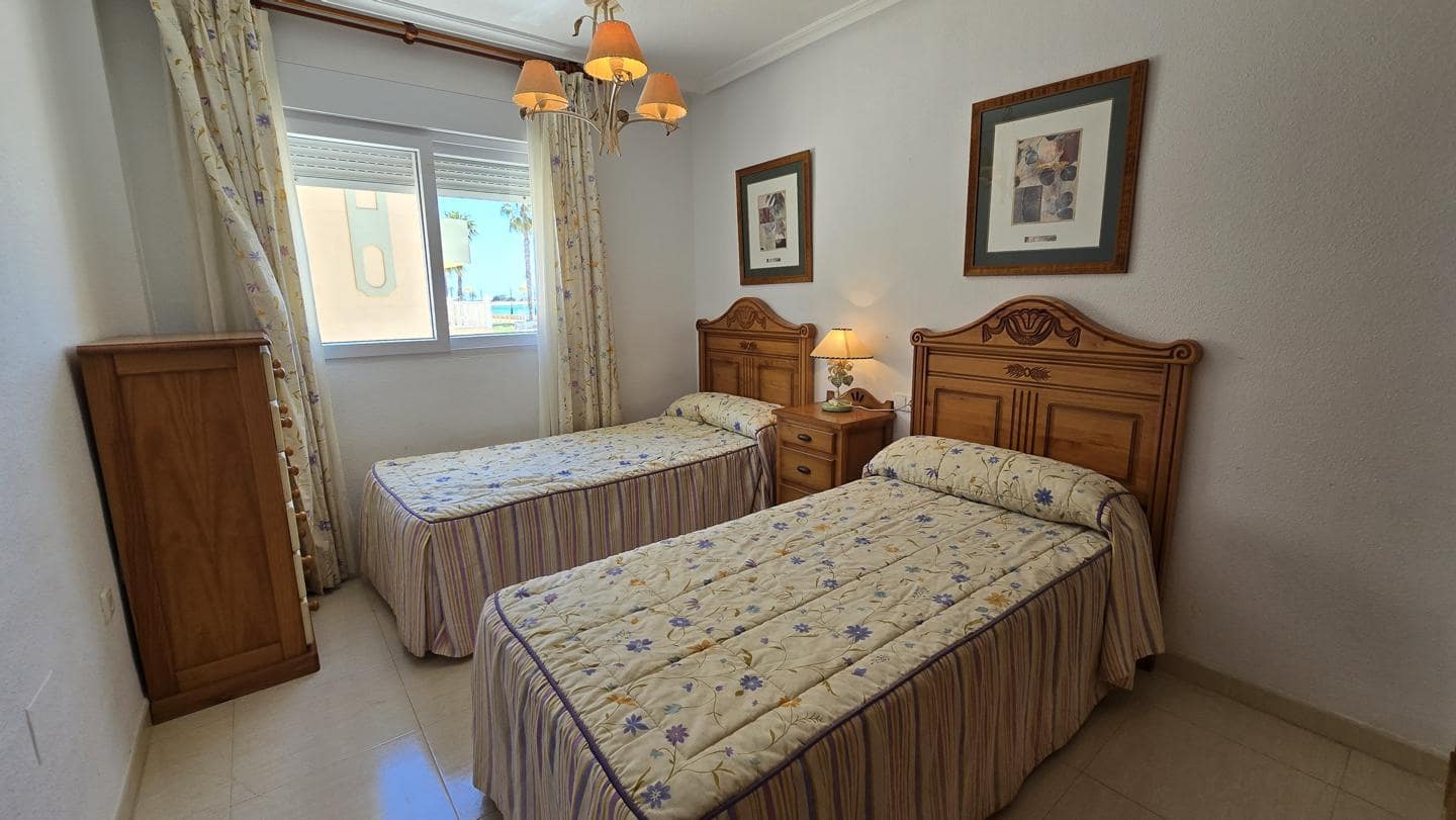 3 slaapkamer Flat te koop in La Manga del Mar Menor met zwembad garage - € 375.000 (Ref: 10011788)