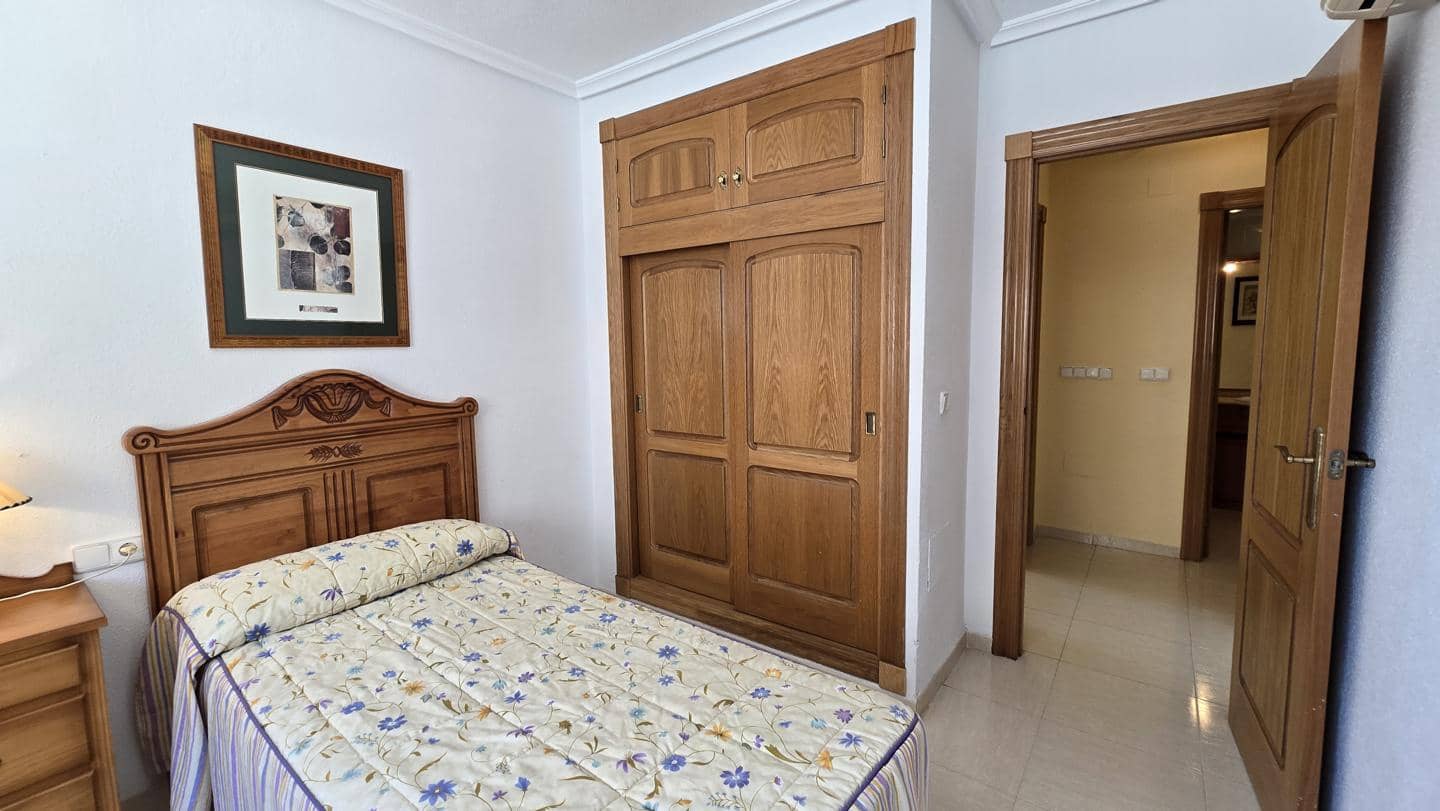 3 slaapkamer Flat te koop in La Manga del Mar Menor met zwembad garage - € 375.000 (Ref: 10011788)