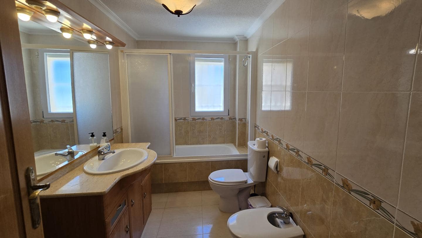 3 slaapkamer Flat te koop in La Manga del Mar Menor met zwembad garage - € 375.000 (Ref: 10011788)