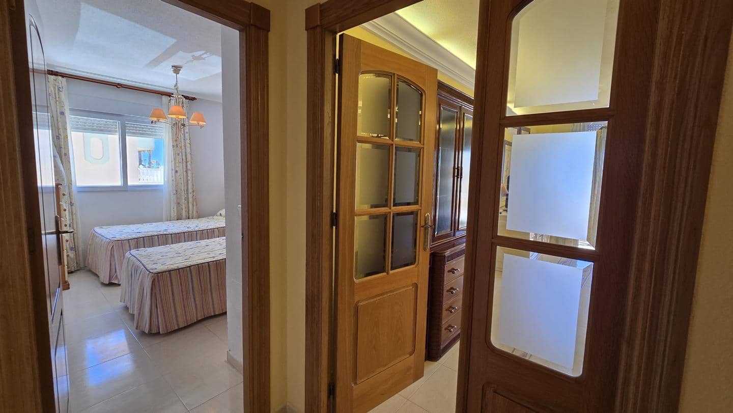 3 slaapkamer Flat te koop in La Manga del Mar Menor met zwembad garage - € 375.000 (Ref: 10011788)