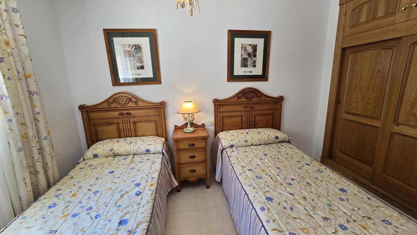3 slaapkamer Flat te koop in La Manga del Mar Menor met zwembad garage - € 375.000 (Ref: 10011788)