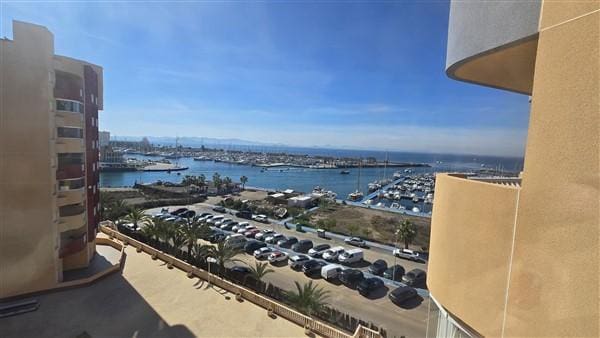 2 soverom Leilighet til salgs i La Manga del Mar Menor med svømmebasseng garasje - € 190 000 (Ref: 10011789)