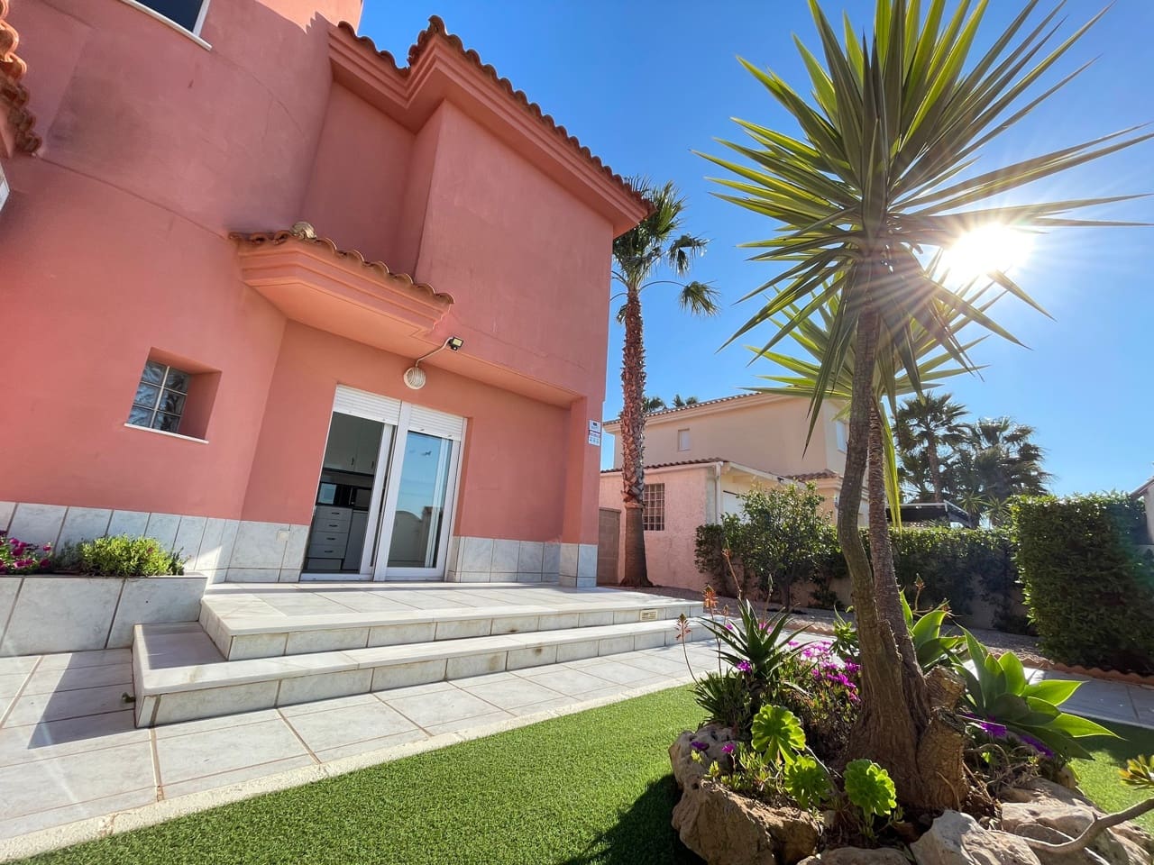 3 bedroom Villa for sale in La Manga del Mar Menor with pool garage - € 369,000 (Ref: 10011790)