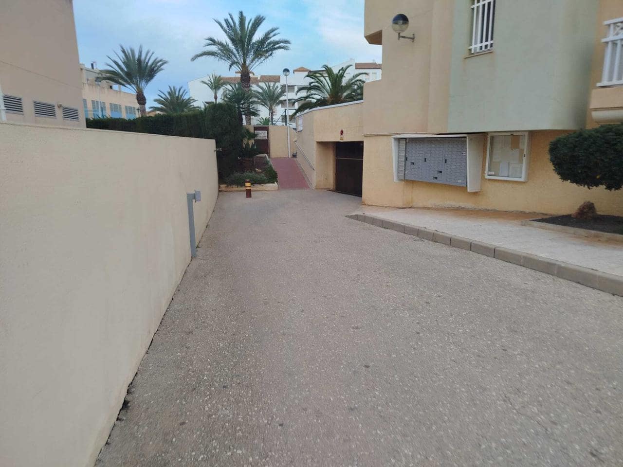 Garage for sale in La Manga del Mar Menor - € 40,000 (Ref: 10011791)