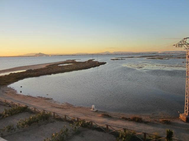 2 soverom Leilighet til salgs i La Manga del Mar Menor med svømmebasseng garasje - € 189 000 (Ref: 10011792)