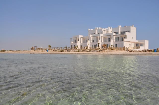 2 soverom Leilighet til salgs i La Manga del Mar Menor med svømmebasseng garasje - € 189 000 (Ref: 10011792)