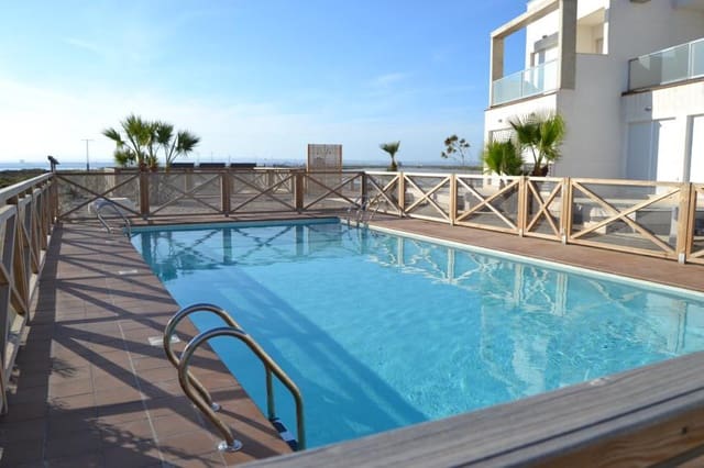 2 soverom Leilighet til salgs i La Manga del Mar Menor med svømmebasseng garasje - € 189 000 (Ref: 10011792)