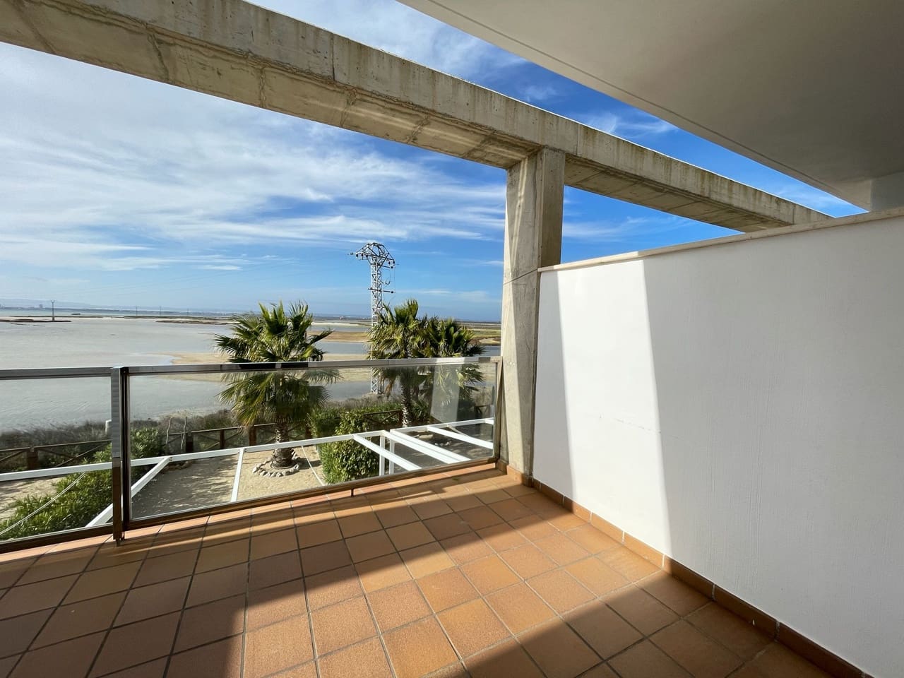 2 soverom Leilighet til salgs i La Manga del Mar Menor med svømmebasseng garasje - € 189 000 (Ref: 10011792)