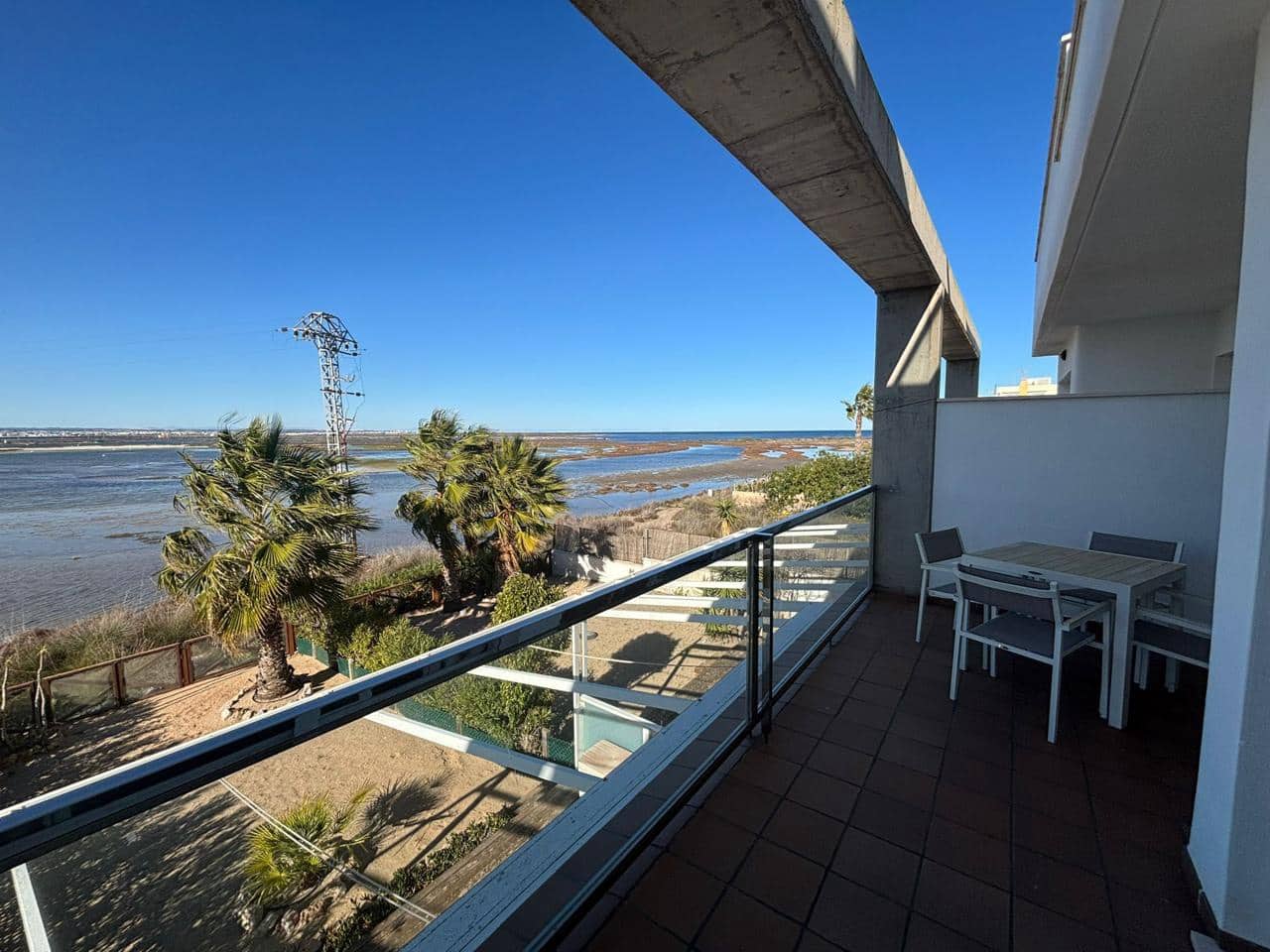 2 soverom Leilighet til salgs i La Manga del Mar Menor med svømmebasseng garasje - € 189 000 (Ref: 10011792)