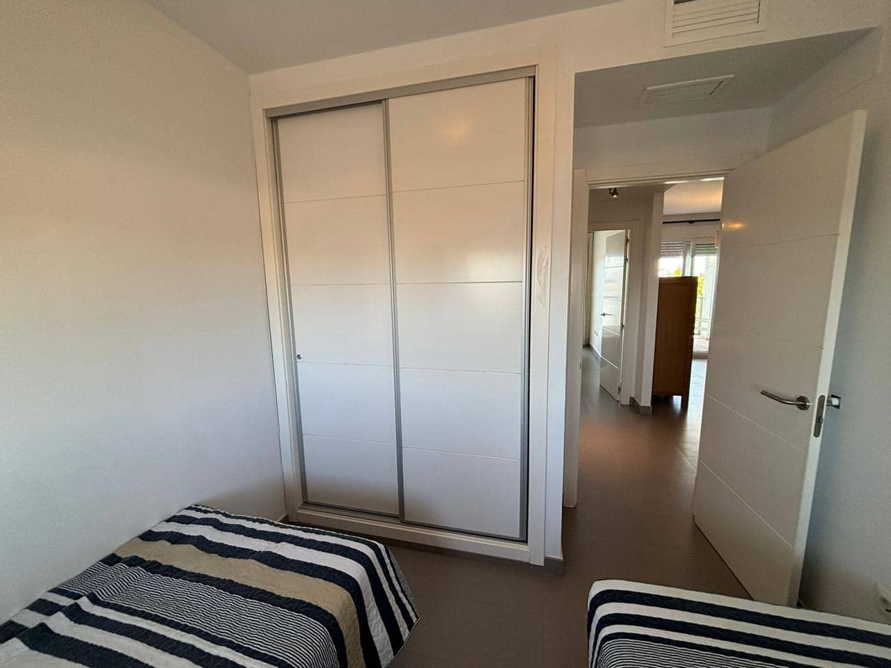 2 soverom Leilighet til salgs i La Manga del Mar Menor med svømmebasseng garasje - € 189 000 (Ref: 10011792)