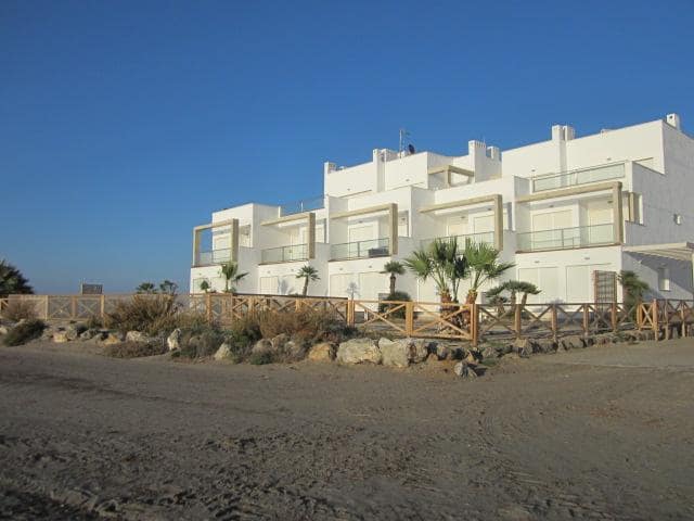 2 soverom Leilighet til salgs i La Manga del Mar Menor med svømmebasseng garasje - € 189 000 (Ref: 10011792)