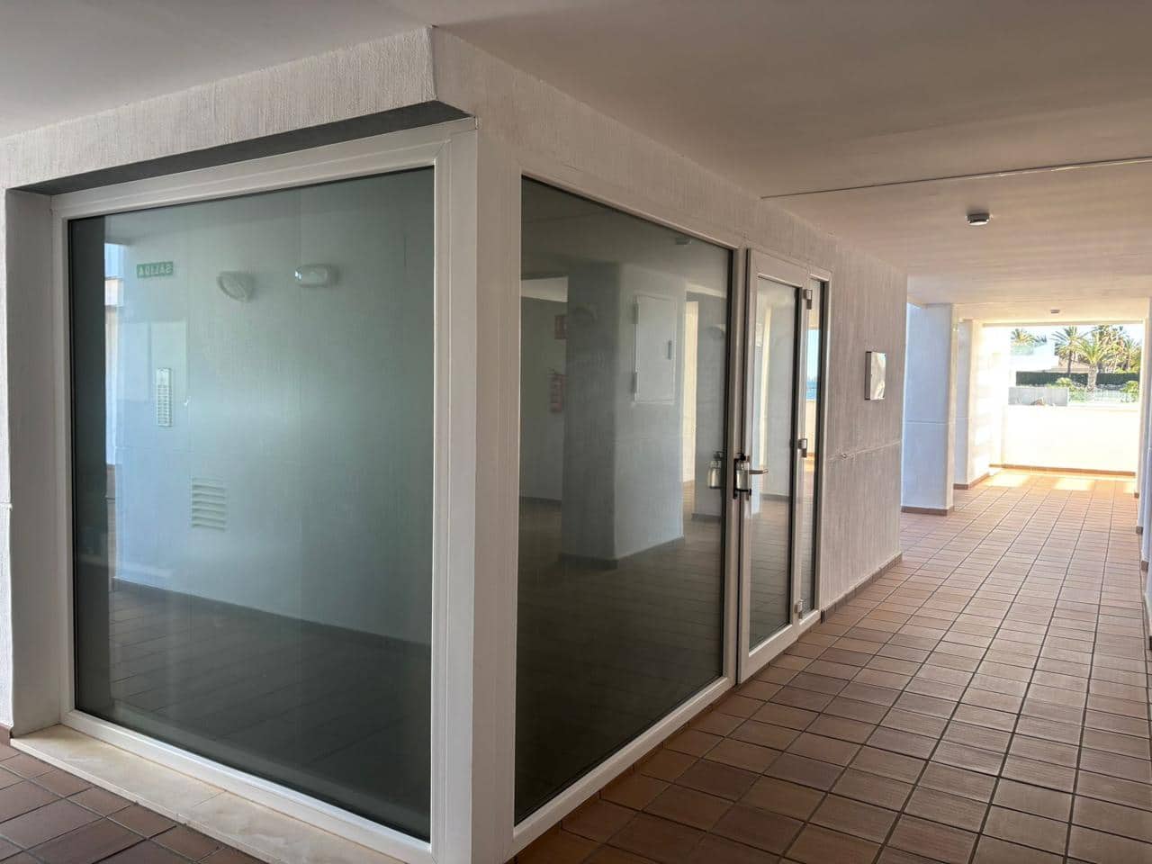2 soverom Leilighet til salgs i La Manga del Mar Menor med svømmebasseng garasje - € 189 000 (Ref: 10011792)