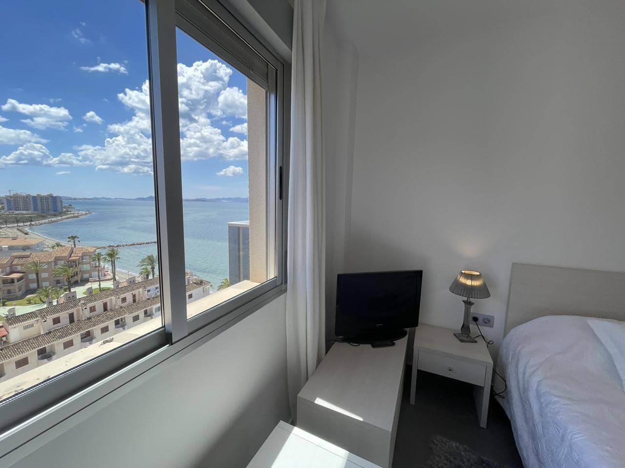 Piso de 3 habitaciones en La Manga del Mar Menor en venta con piscina garaje - 395.000 € (Ref: 10011794)