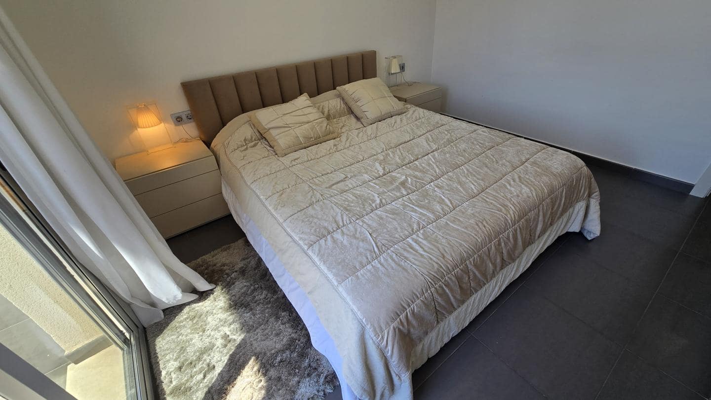 Piso de 3 habitaciones en La Manga del Mar Menor en venta con piscina garaje - 395.000 € (Ref: 10011794)