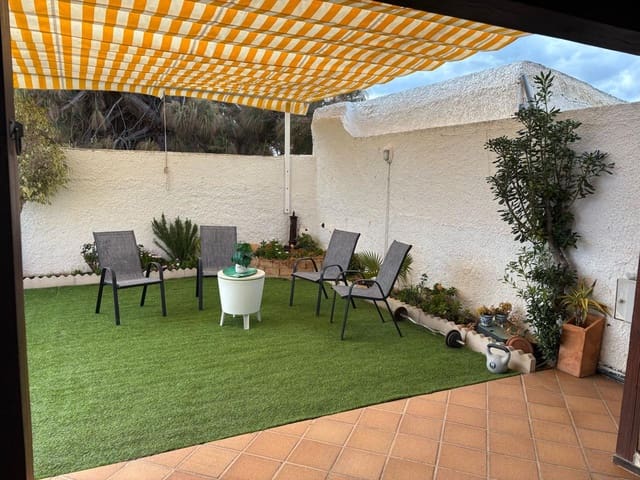 6 sypialnia Willa na sprzedaż w La Manga del Mar Menor z basenem garażem - 610 000 € (Ref: 10011796)