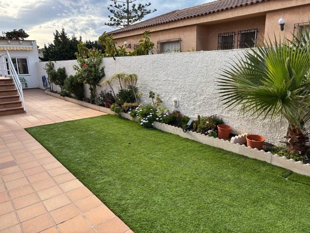 6 sypialnia Willa na sprzedaż w La Manga del Mar Menor z basenem garażem - 610 000 € (Ref: 10011796)